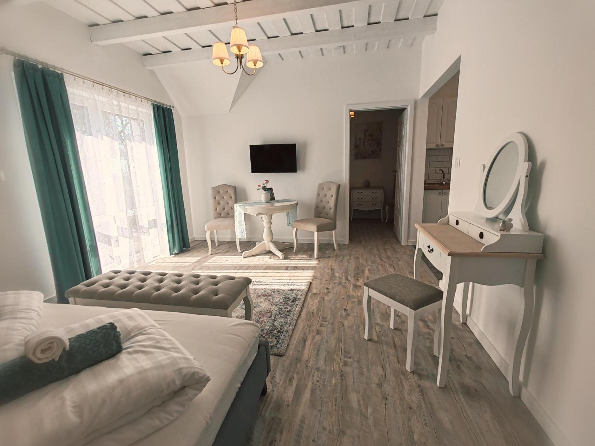 Hotel Elisoria Superiors à Cserszegtomaj Extérieur photo
